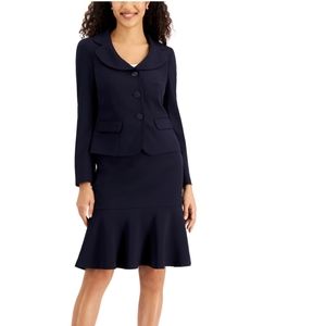 NWT Le Suit blazer and skirt suit - 14P